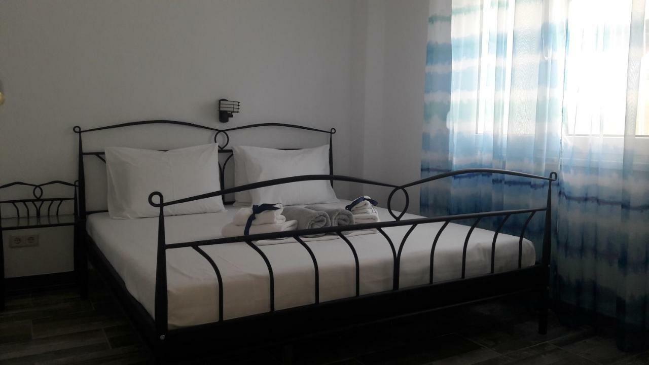 Friends 2 Apartment Peraía Esterno foto